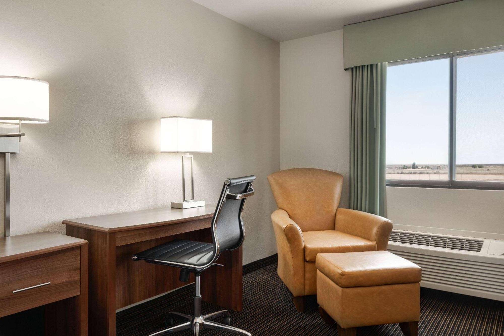 Travelodge By Wyndham Vaughn Kültér fotó